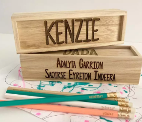 激光雕刻創(chuàng)意文具，升級(jí)開(kāi)學(xué)裝備