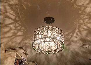 激光鏤空金屬吊燈，重新定義家居美學(xué)