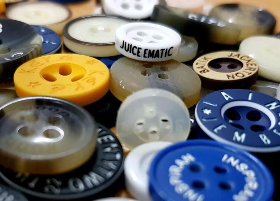 激光雕刻紐扣，給服裝錦上添花