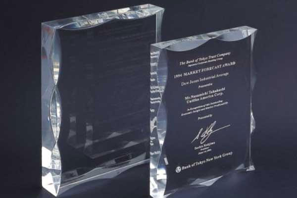 玻璃鐳射logo設(shè)備—紫外激光打標機